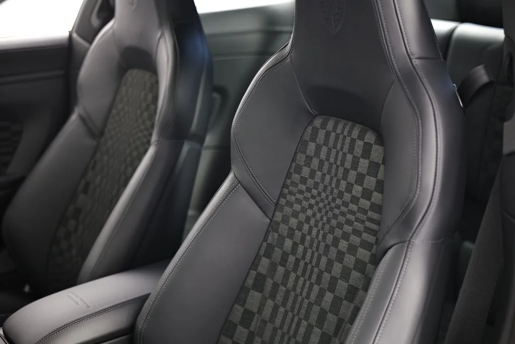 2026 Porsche 911 - Photo 24