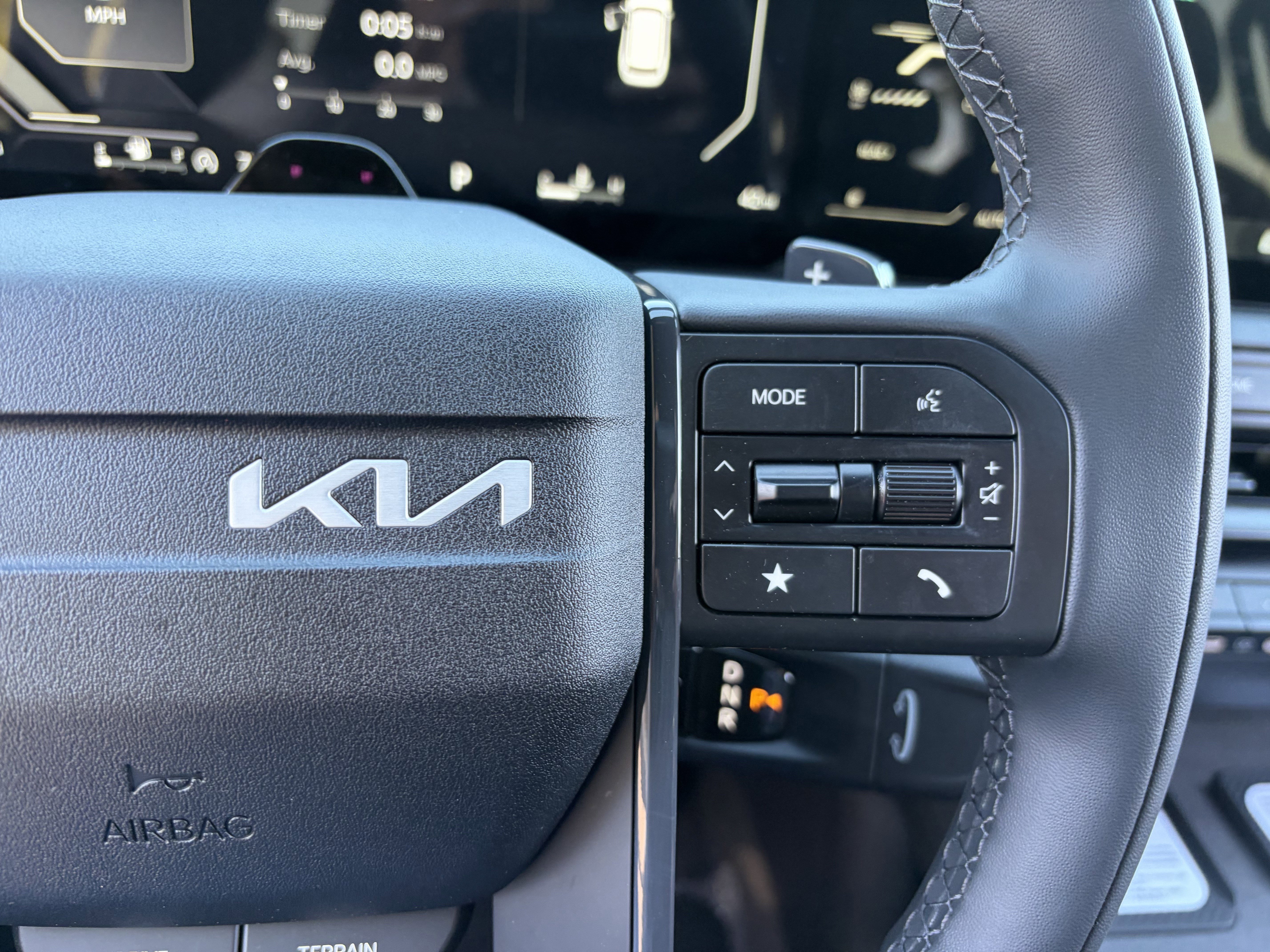 New 2027 Glacial White Pearl Kia X-PRO SX image 23