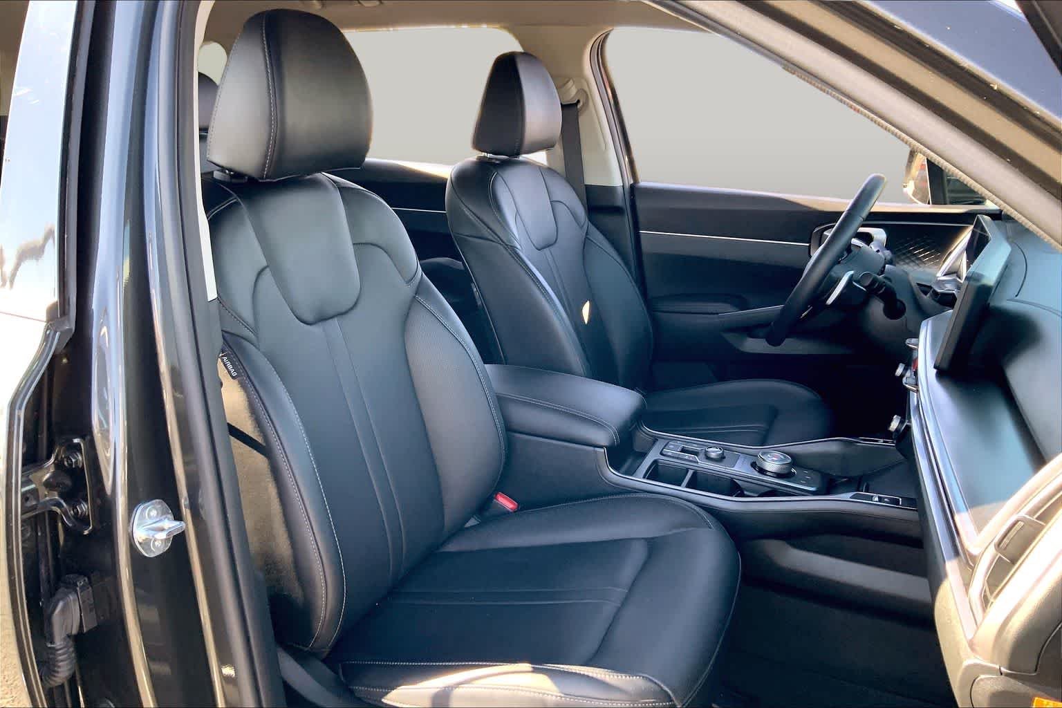 Used 2025 Interstellar Gray Kia EX image 9