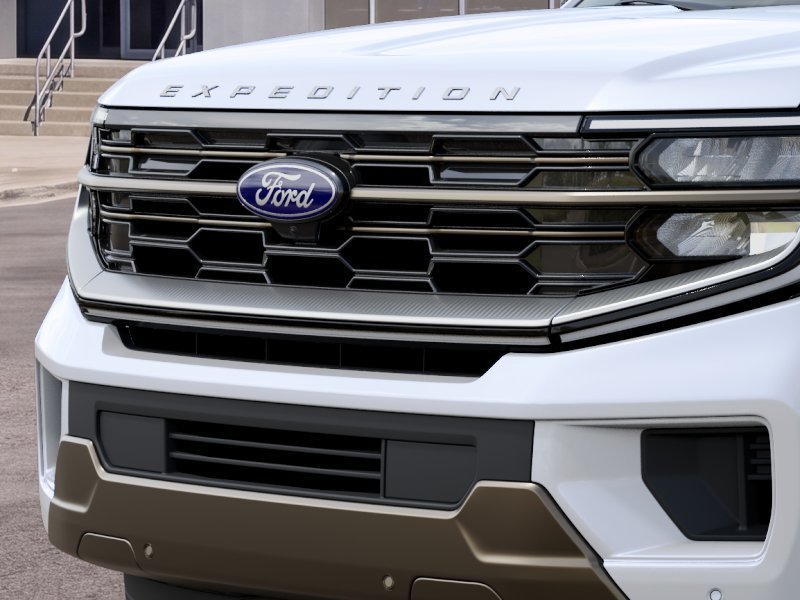 New 2027 Star White Metallic Tri-Coat Ford King Ranch® image 17