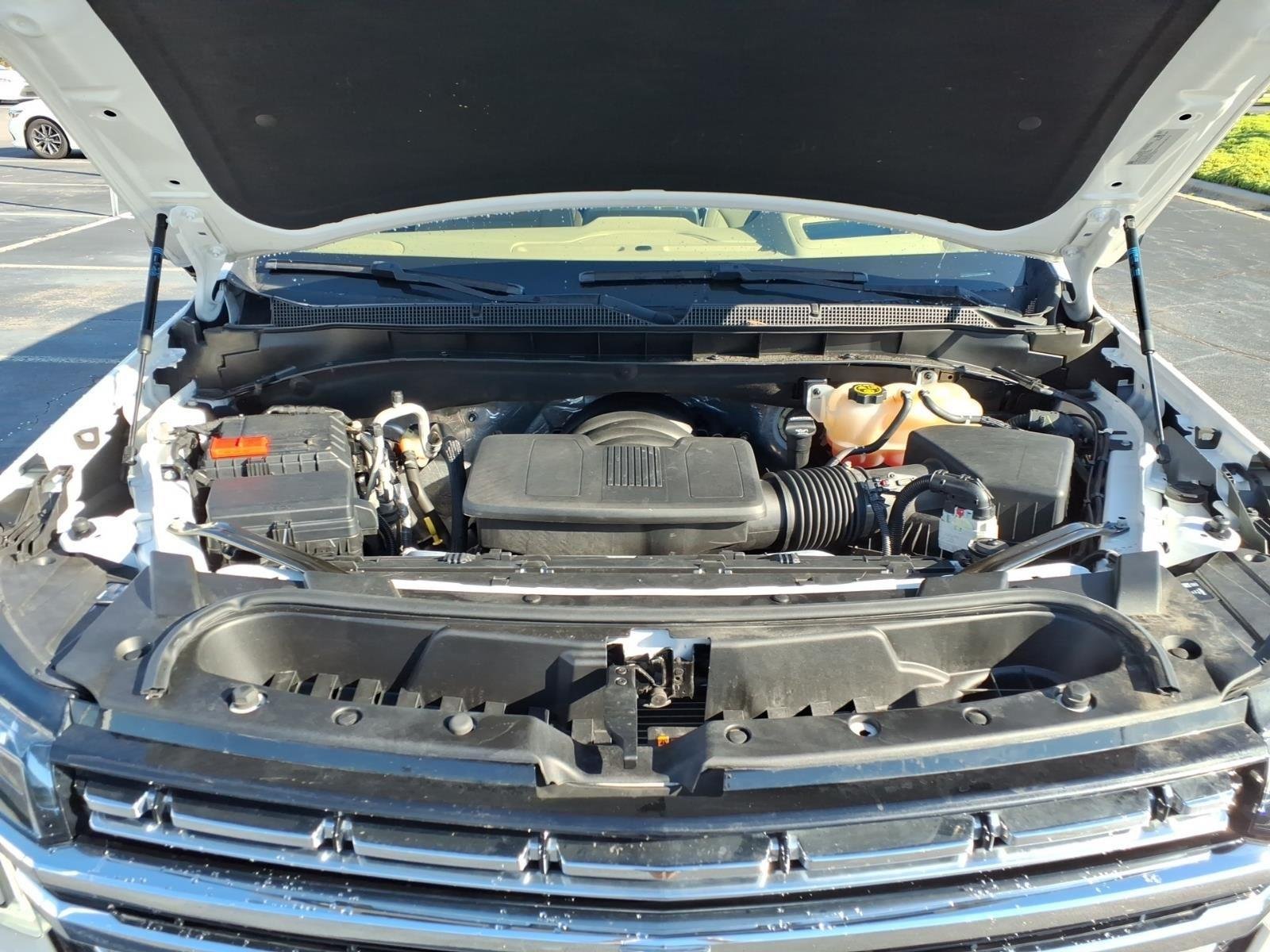 Used 2024 Iridescent Pearl Tricoat Chevrolet Premier image 34