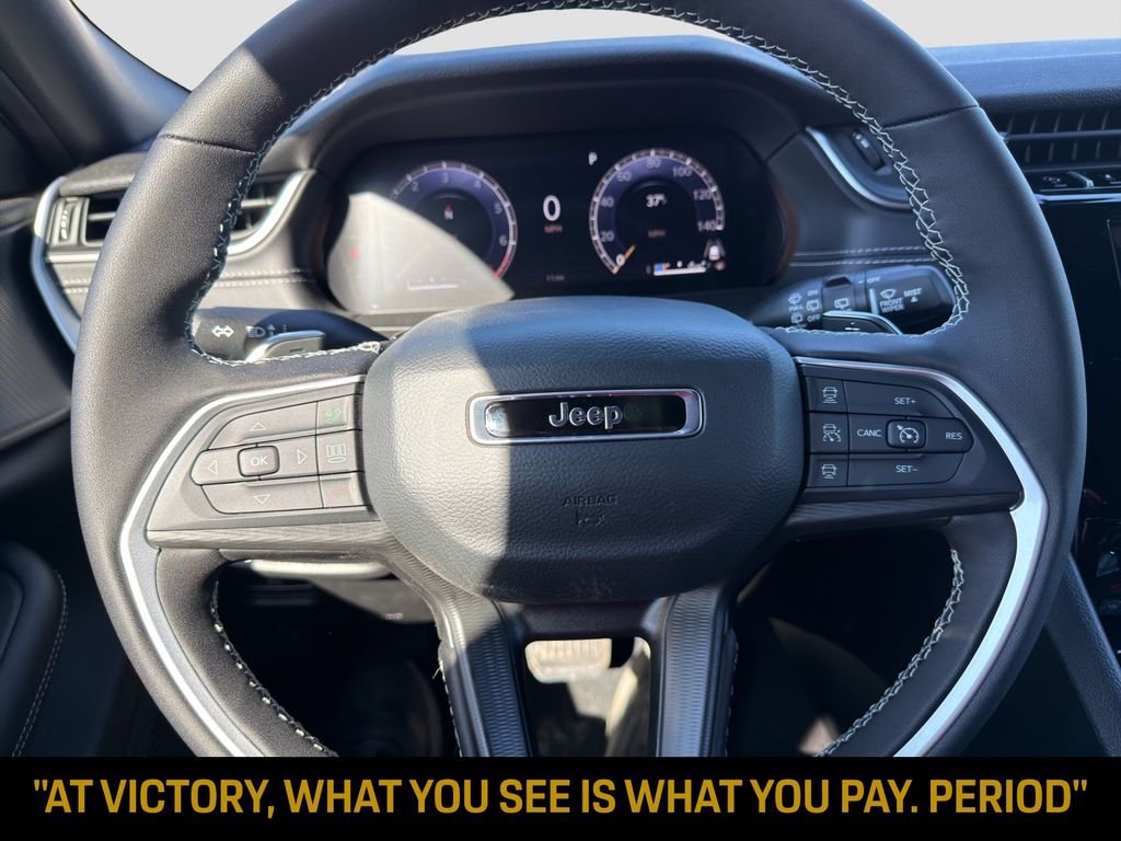 New 2026 Bright White Clear-Coat Exterior Paint Jeep Laredo image 14