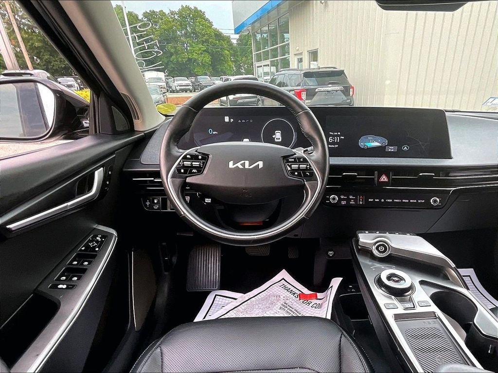 Used 2024 Blue Kia Wind image 17
