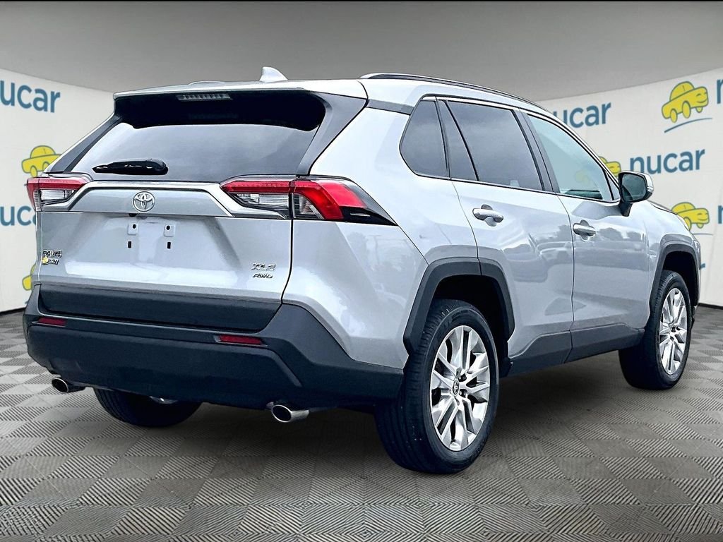 Used 2024 Silver Toyota XLE Premium image 6