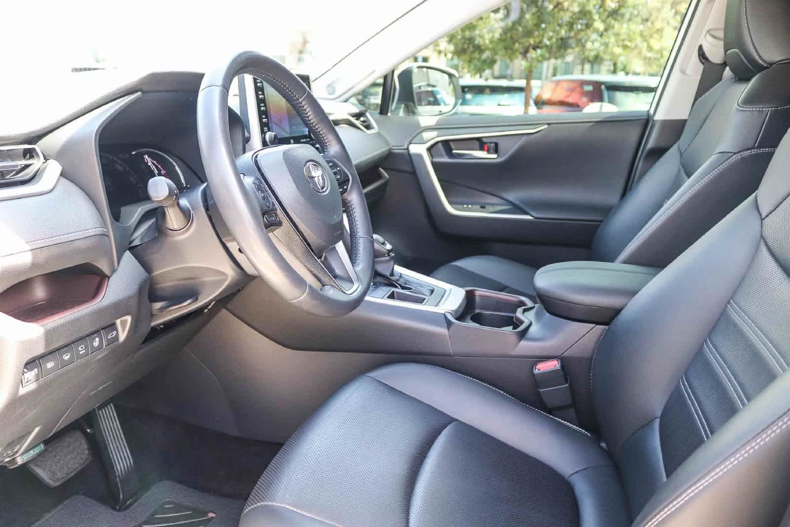 Used 2020 Blizzard Pearl Toyota Limited image 18