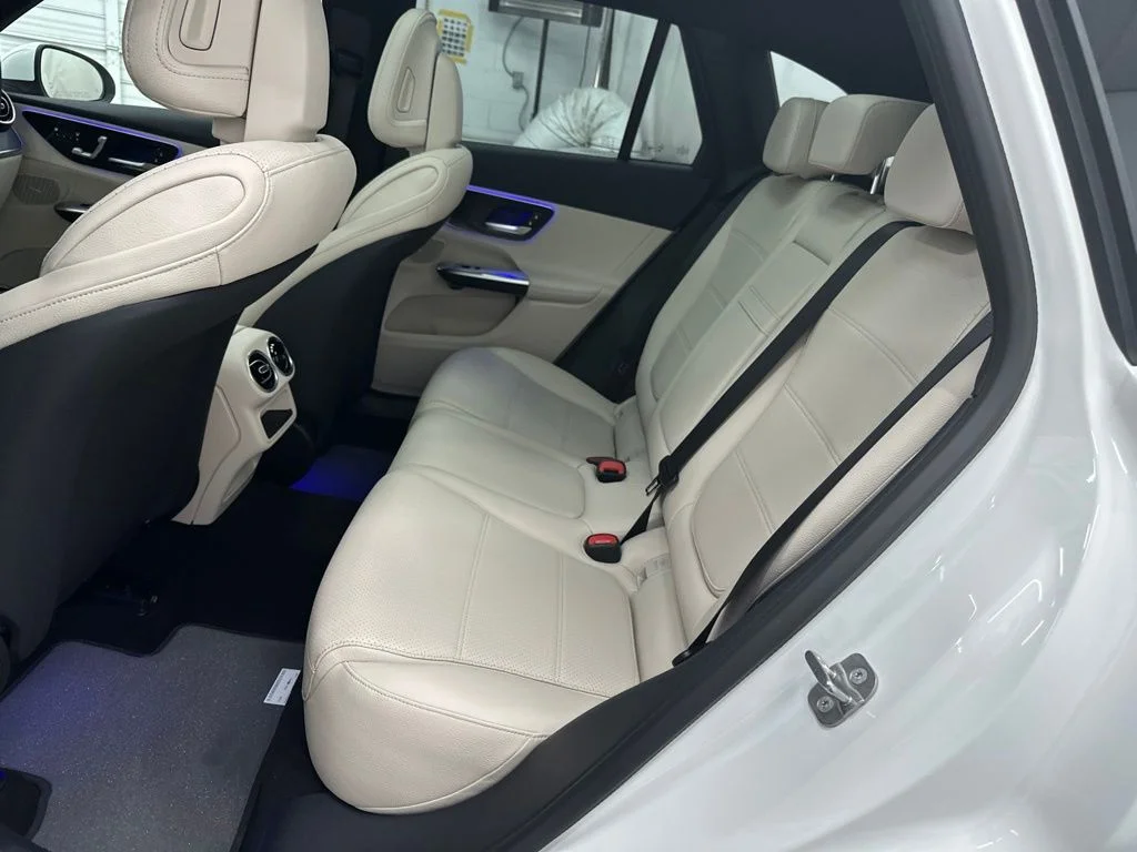 New 2027 White Mercedes-Benz GLC 300 image 23