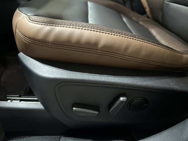 Certified Used 2025 Beige Ford Outer Banks image 18