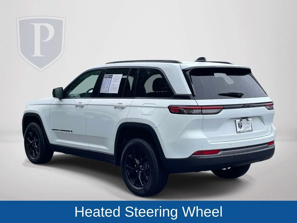 Used 2026 White Jeep Altitude image 7