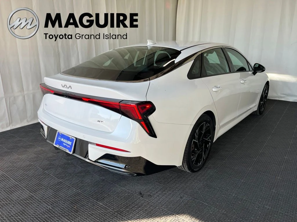 Used 2025 White Kia GT-Line image 31