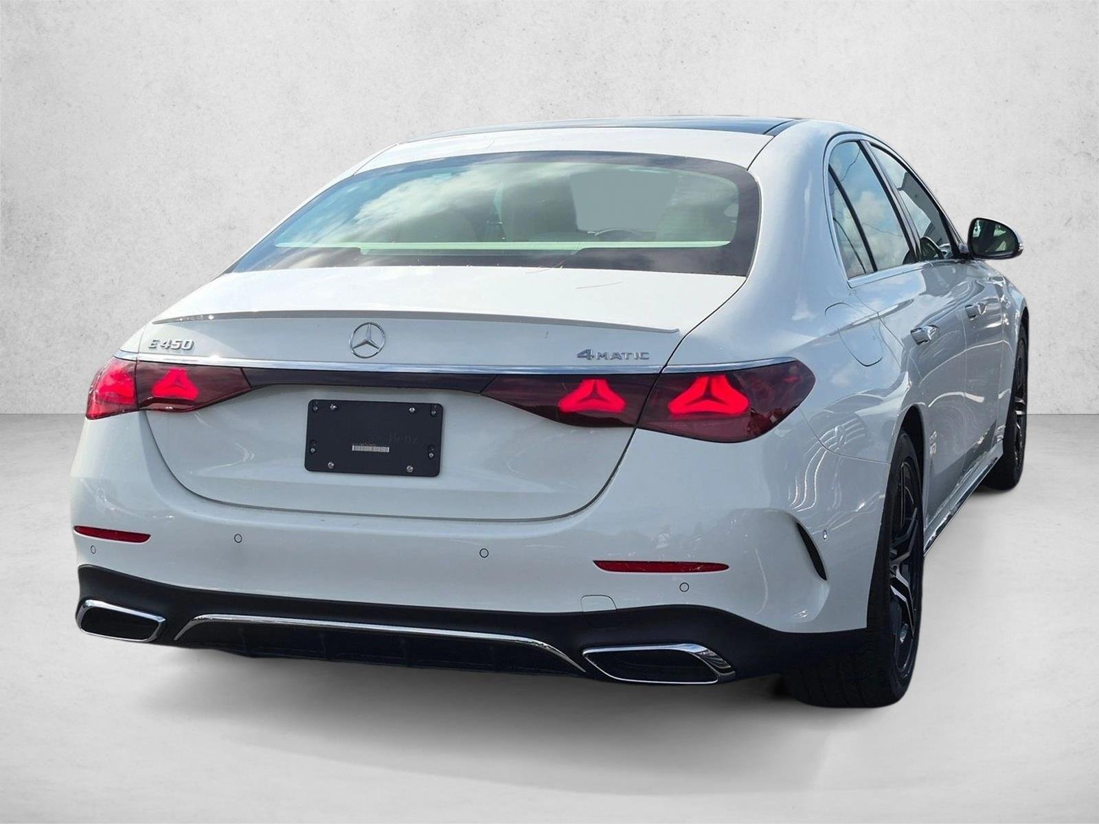 New 2026 Polar White Mercedes-Benz E450 image 2