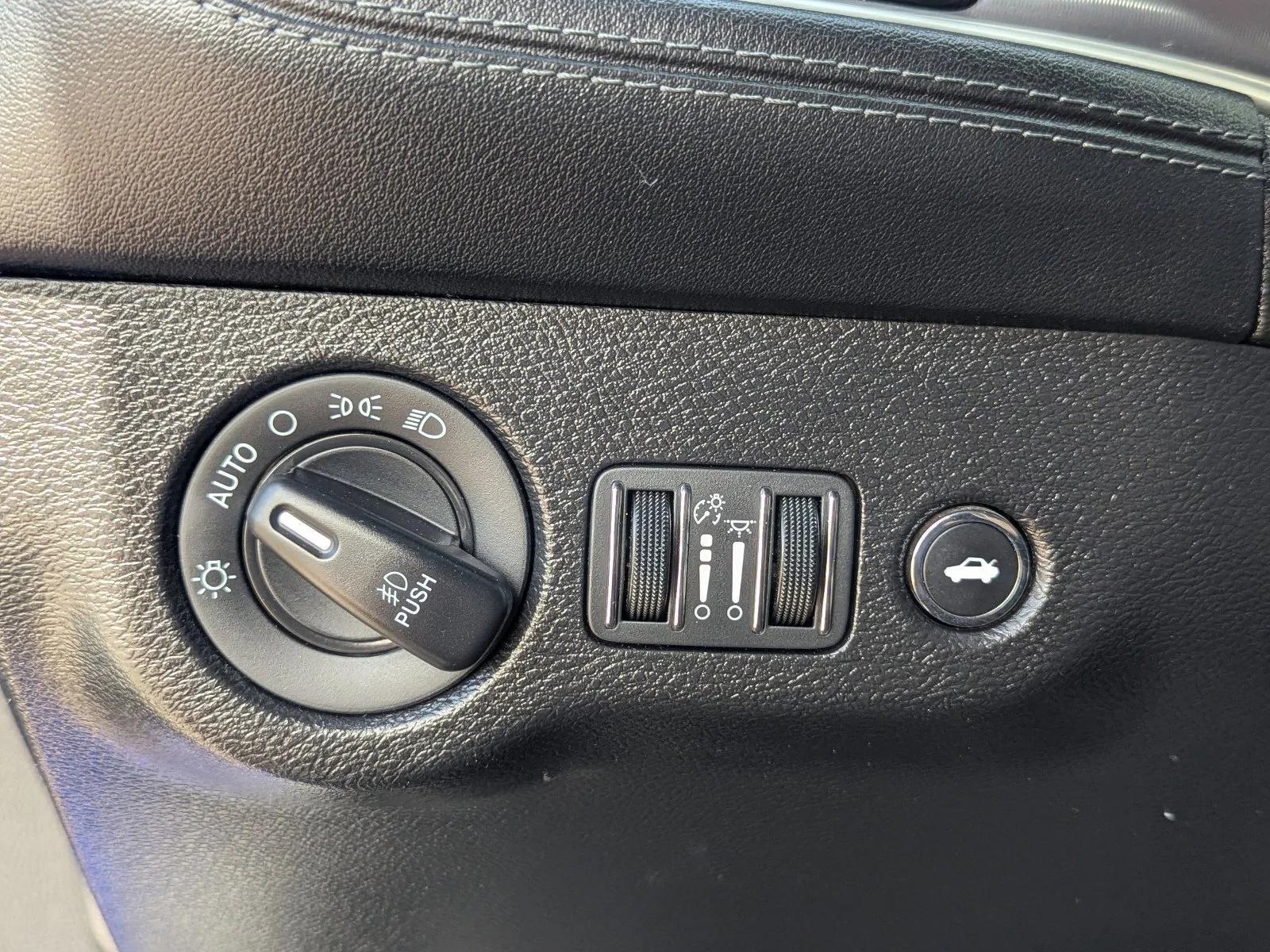 2022 Dodge Challenger SXT - Photo 26