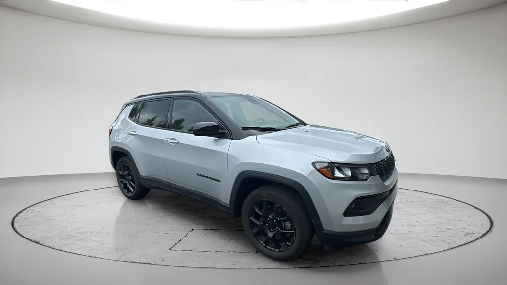 Used 2024 Silver Jeep Latitude image 1
