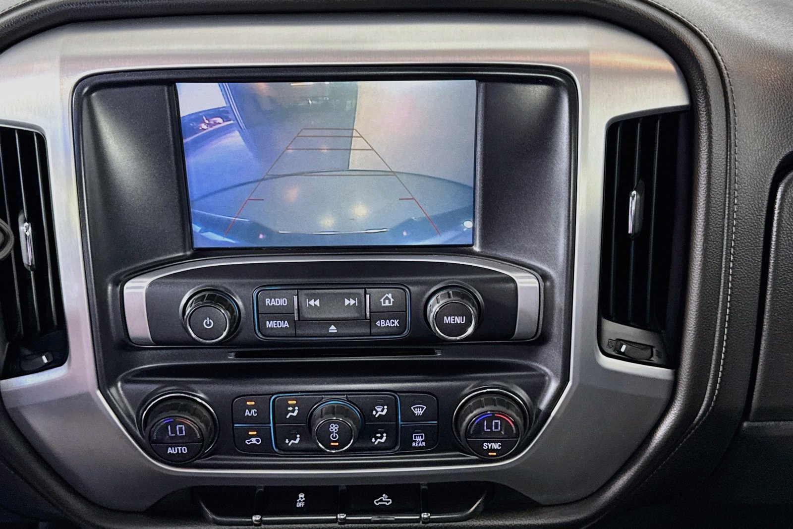 Used 2018 Quicksilver Metallic GMC SLE image 14