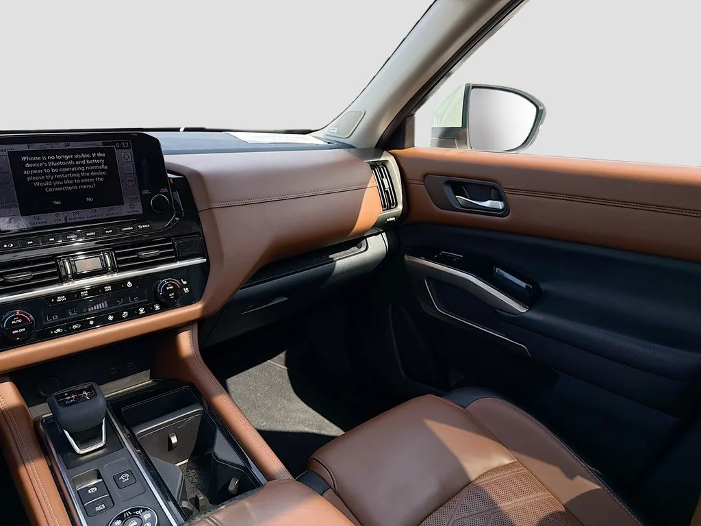 Used 2023 Pearl White Nissan Platinum image 25