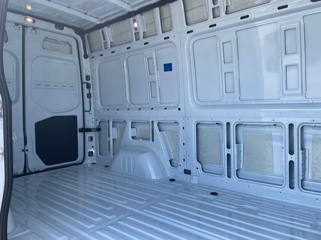 New 2025 Arctic+White Mercedes-Benz Cargo 144 WB image 37