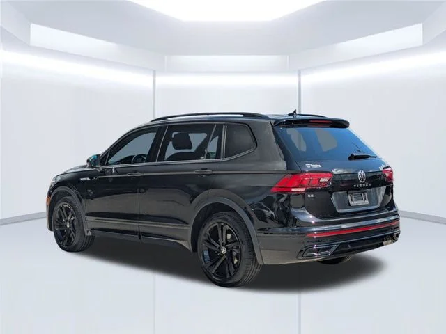 Used 2023 Black Volkswagen 2.0T SE R-Line Black image 3