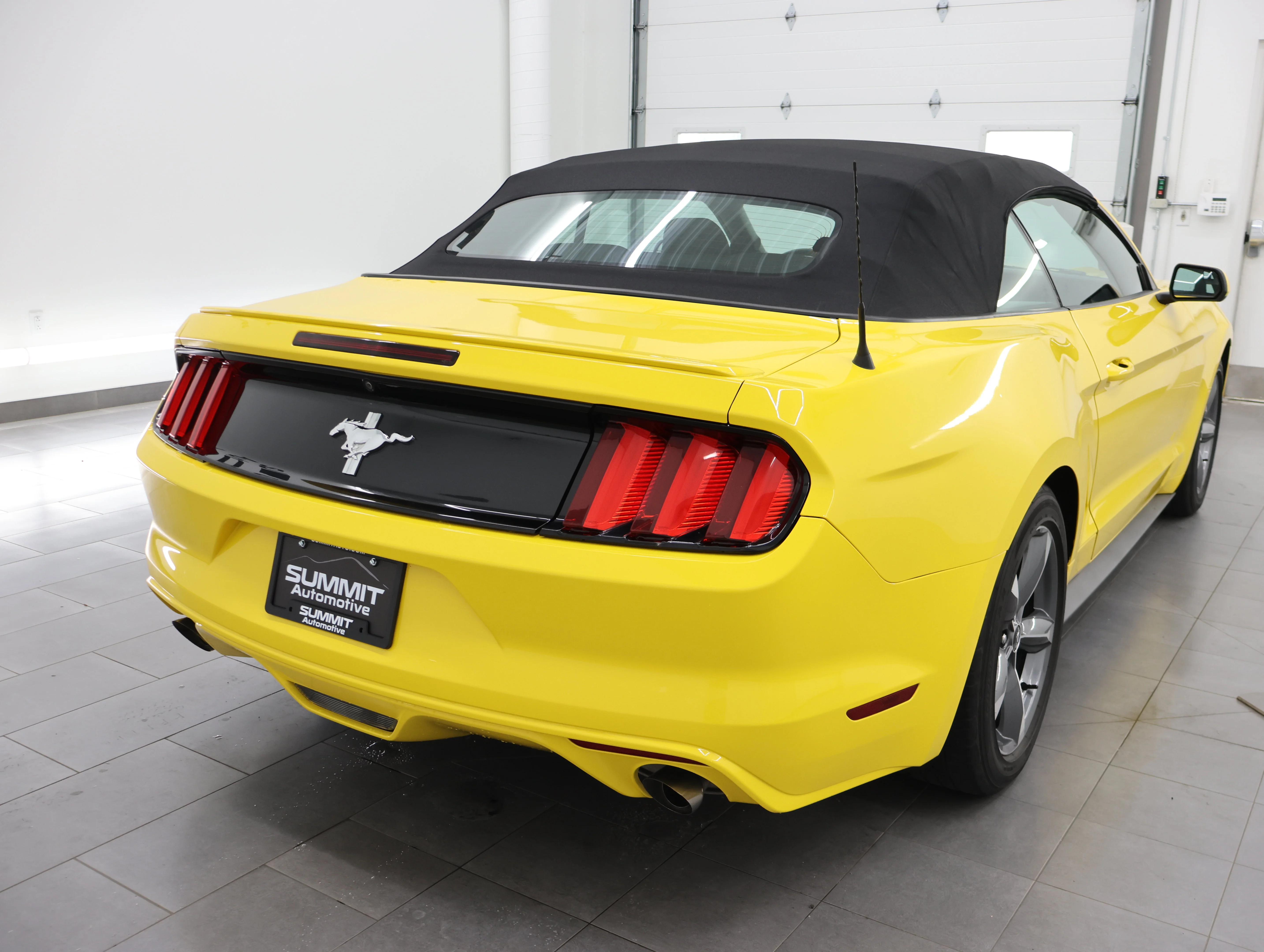 Used 2016 Triple Yellow Tri-Coat Ford V6 image 5