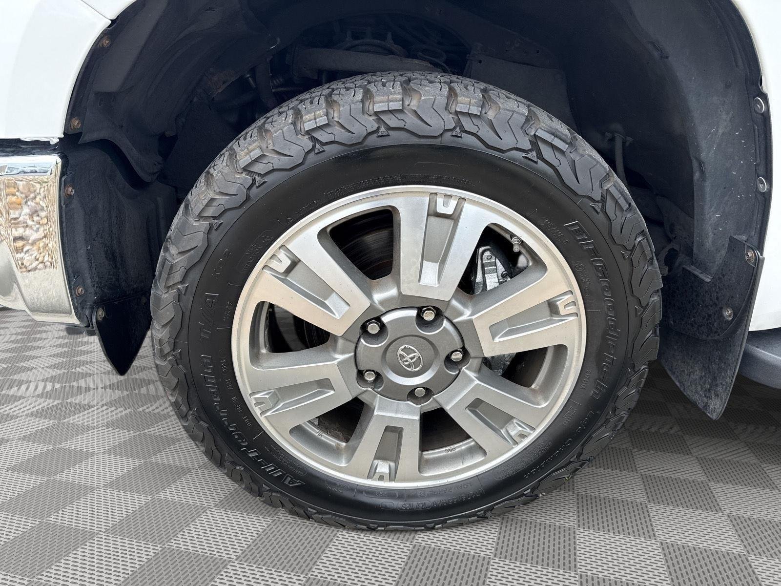 Used 2015 Super White Toyota Platinum image 18