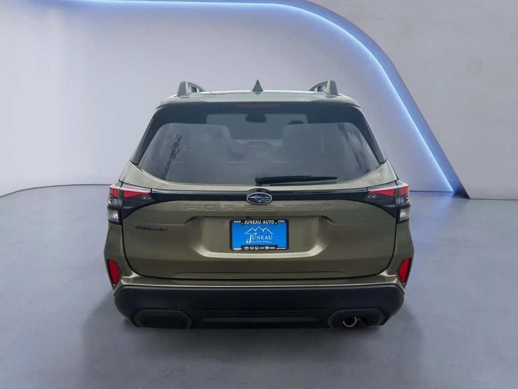 New 2026 AUTUMN GREEN METALLIC Subaru Limited image 4