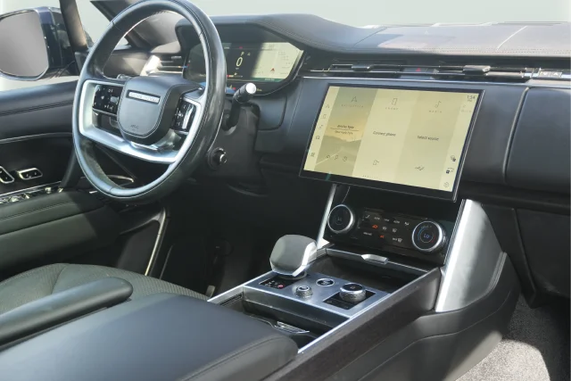 Used 2023 Gray Land Rover SE image 25
