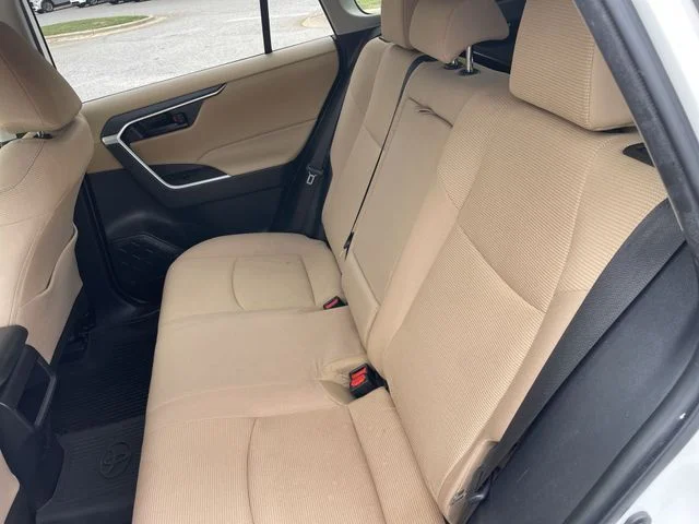 Used 2020 White Toyota LE image 23