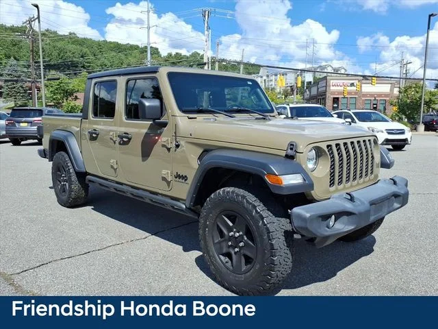 Used 2020 Green Jeep Sport image 9