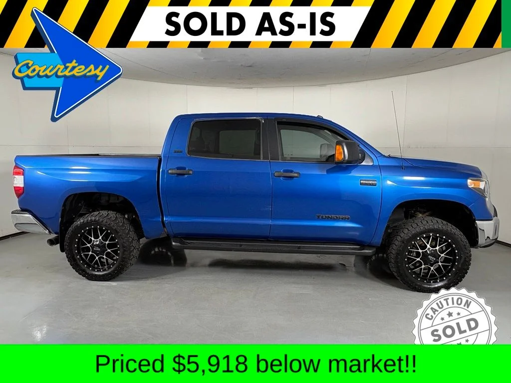 Used 2018 Blue Toyota SR5 image 9