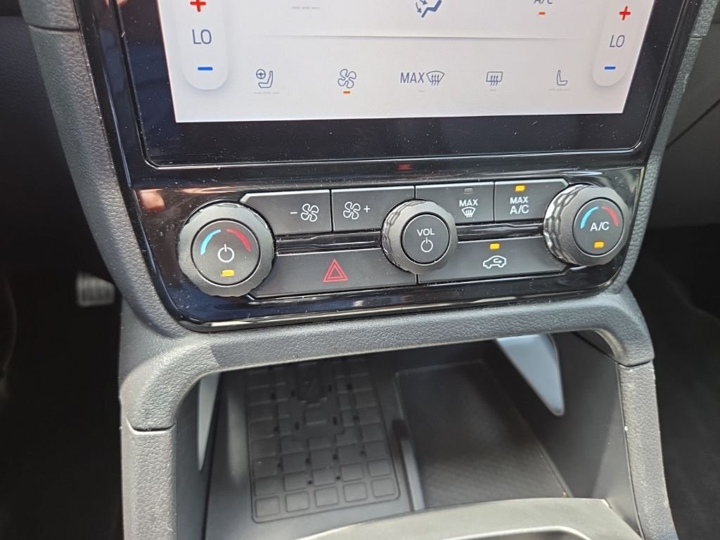 Used 2024 Cactus Ford Lariat image 19