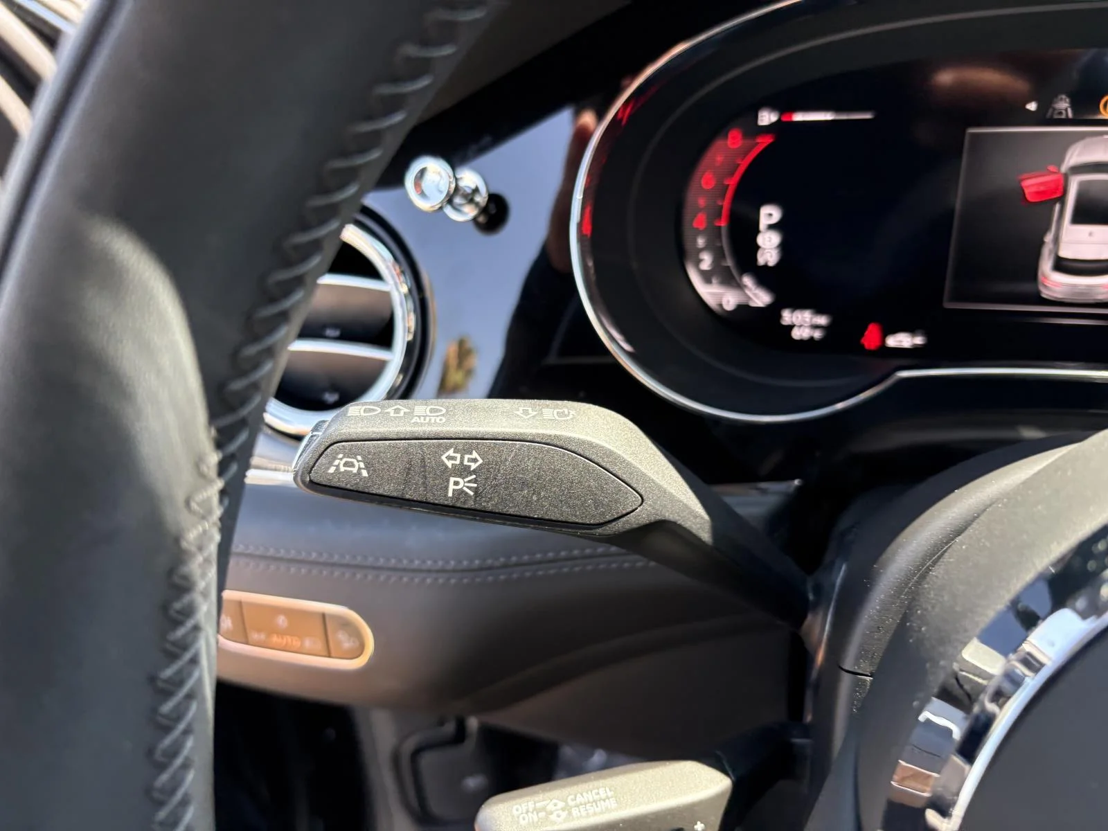 2024 Bentley Bentayga - Photo 29