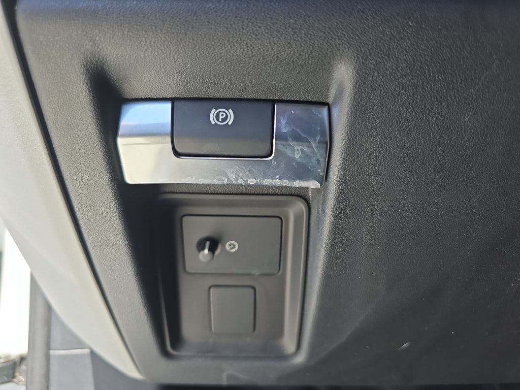 Certified Used 2025 White Land Rover S image 26
