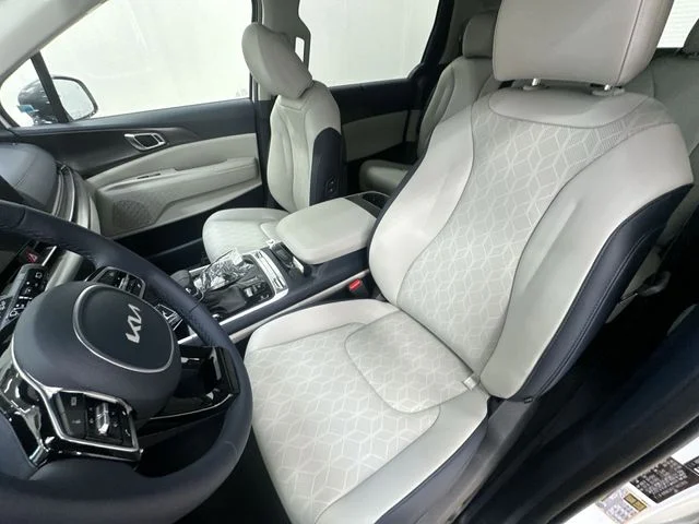 New 2026 Snow White Pearl Kia SX image 14
