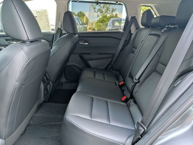 2026 Nissan Rogue SV - Photo 13