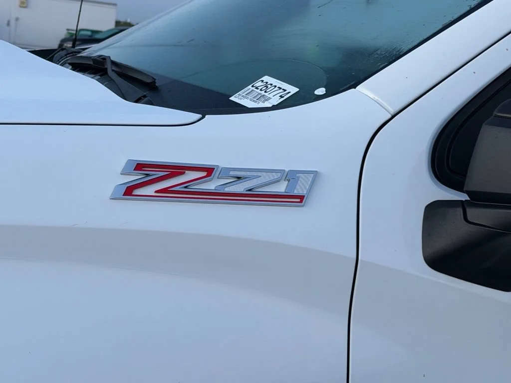 New 2026 Summit White Chevrolet RST image 5