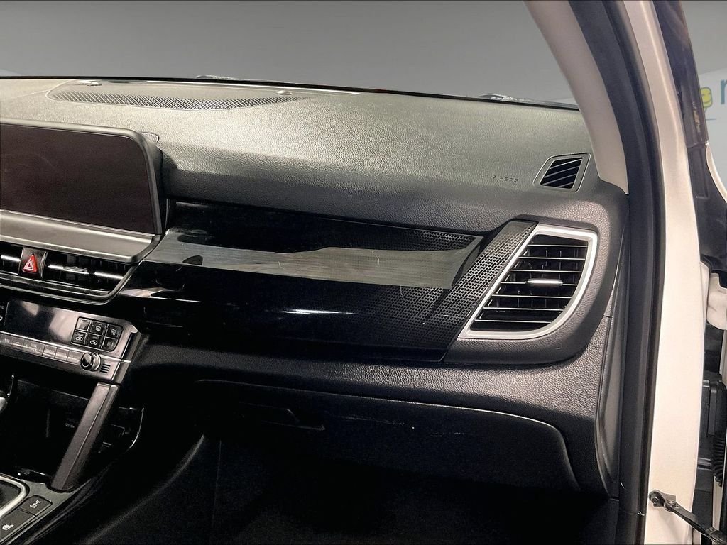 Used 2024 White Kia X-Line image 13