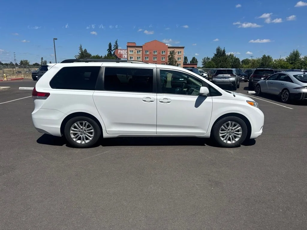 Used 2013 White Toyota XLE image 6
