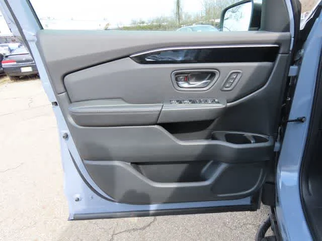 New 2026 Sonic Gray Pearl Honda EX-L image 16