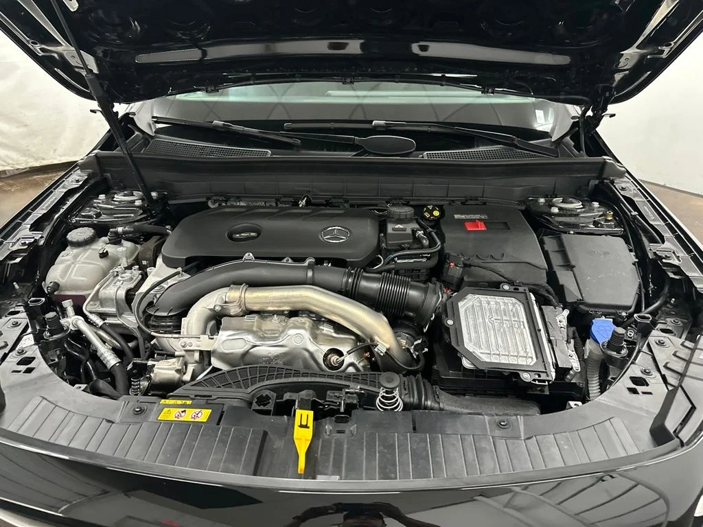 New 2026 Black Mercedes-Benz GLB 250 image 12