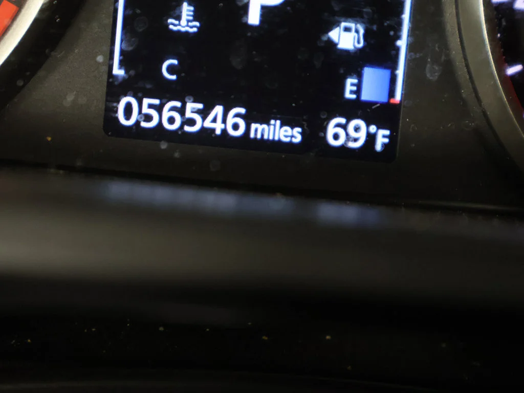Used 2024 Silver Mitsubishi ES image 34