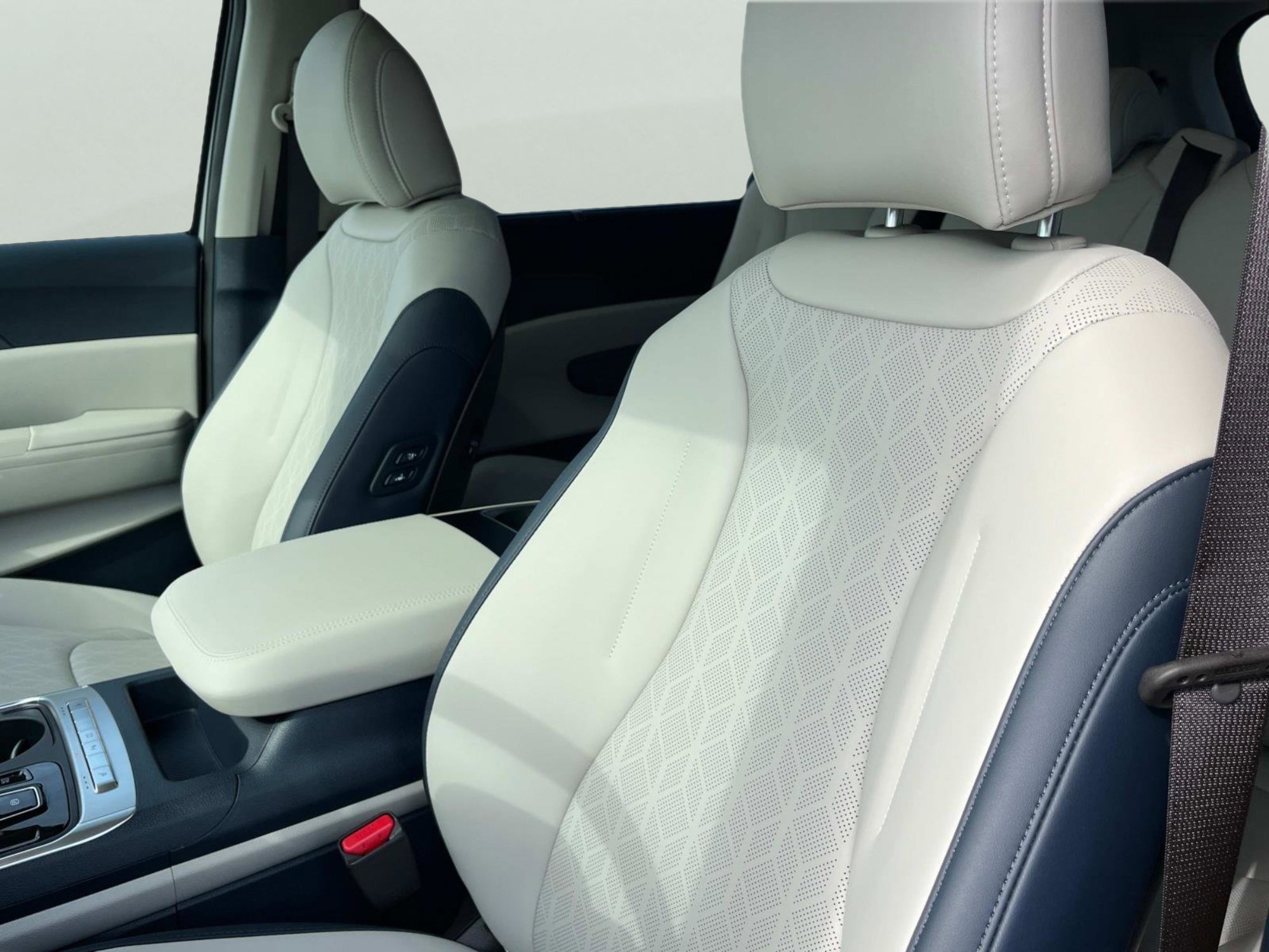 2026 Kia Carnival EX - Photo 25