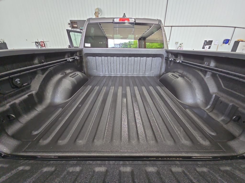 New 2026 Granite Crystal Metallic Clearcoat RAM Warlock image 27