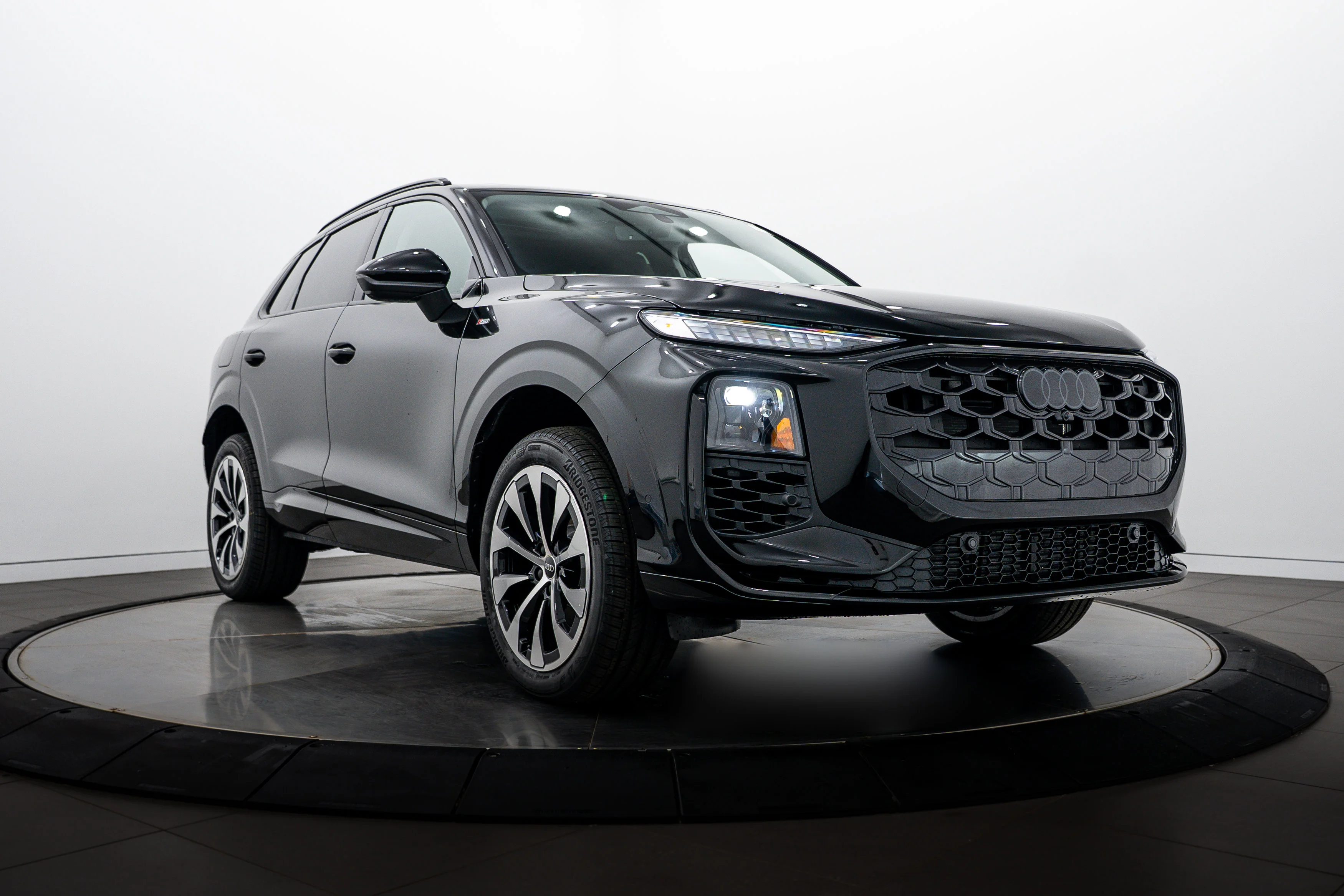 2026 Audi Q3 S line quattro's photo