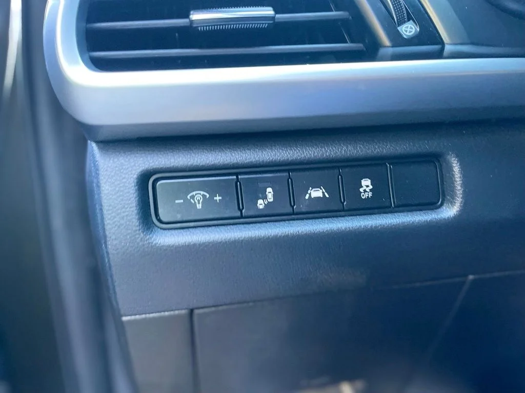 Used 2020 Dark Moss Kia S image 17