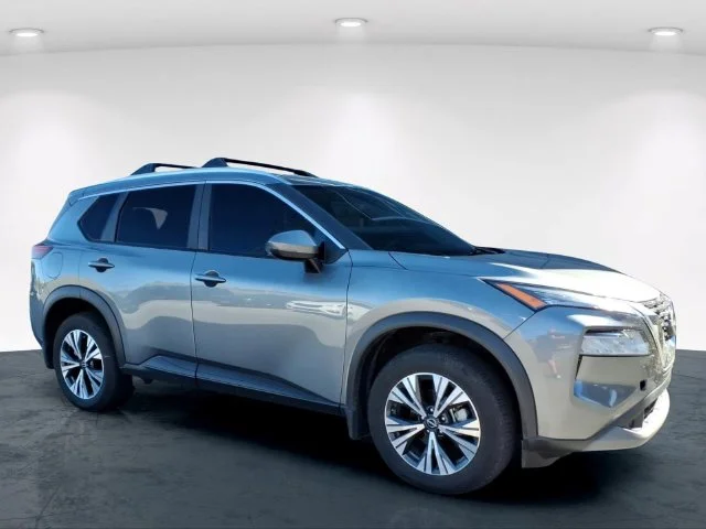 Used 2023 Gray Nissan SV image 9