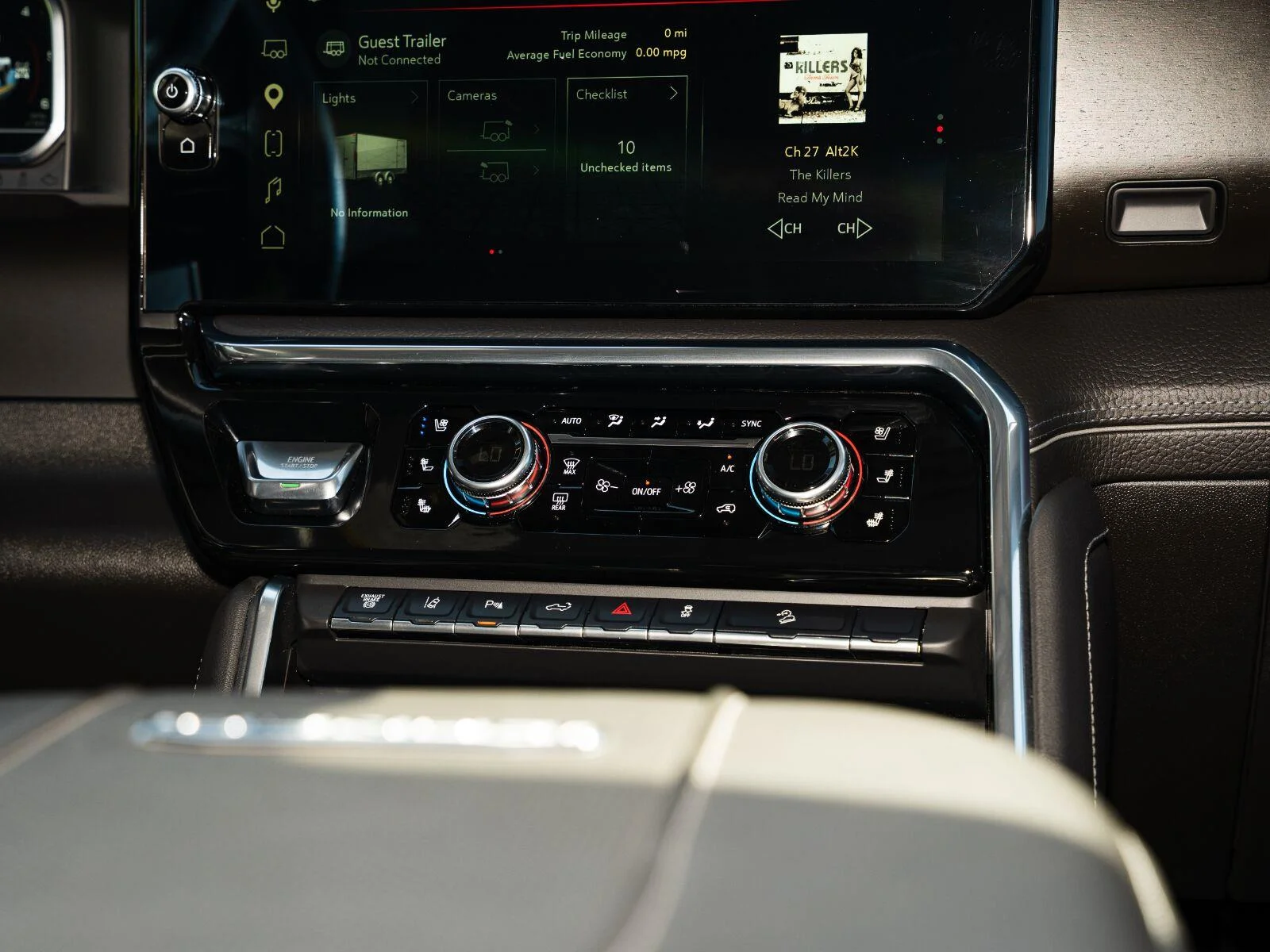 Used 2025 Onyx Black GMC Denali image 45