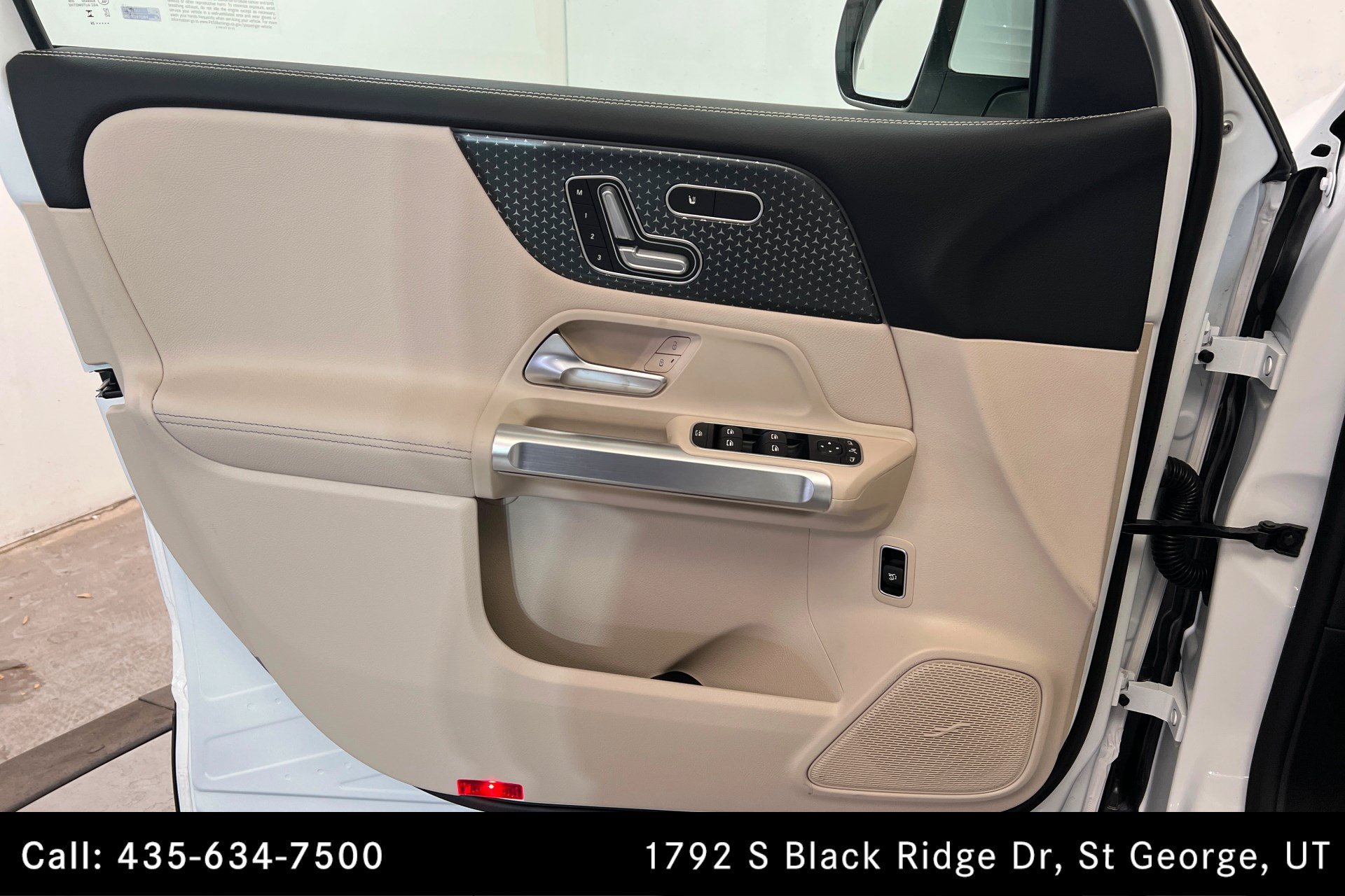 Certified Used 2026 Polar White Mercedes-Benz GLB 250 image 15