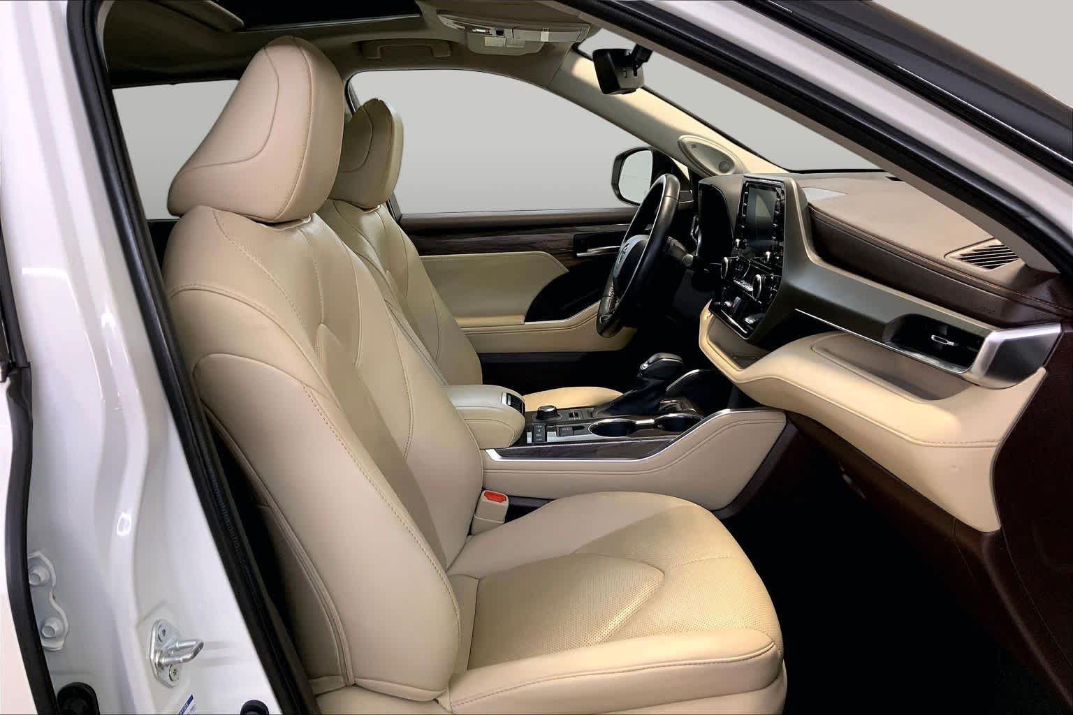Used 2021 Blizzard Pearl Toyota Limited image 8