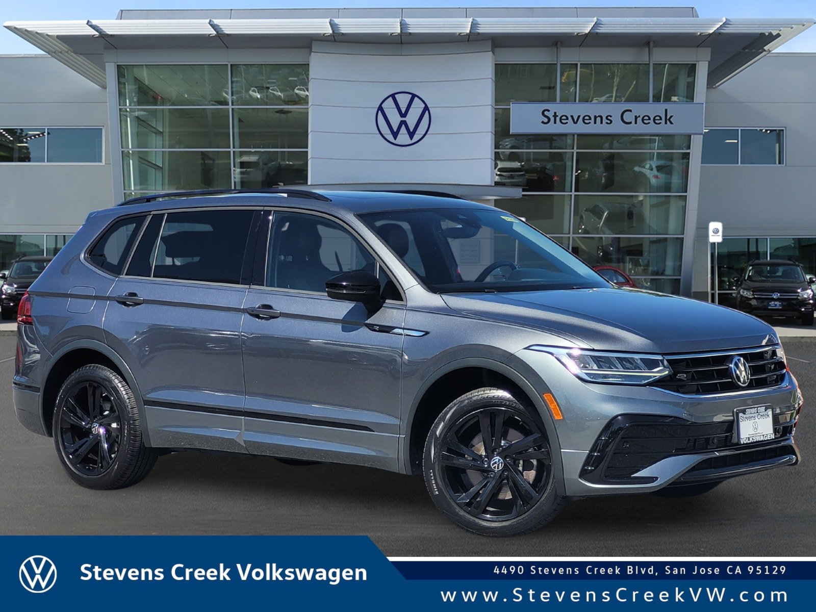 2023 Volkswagen Tiguan 2.0T SE R-Line Black's photo