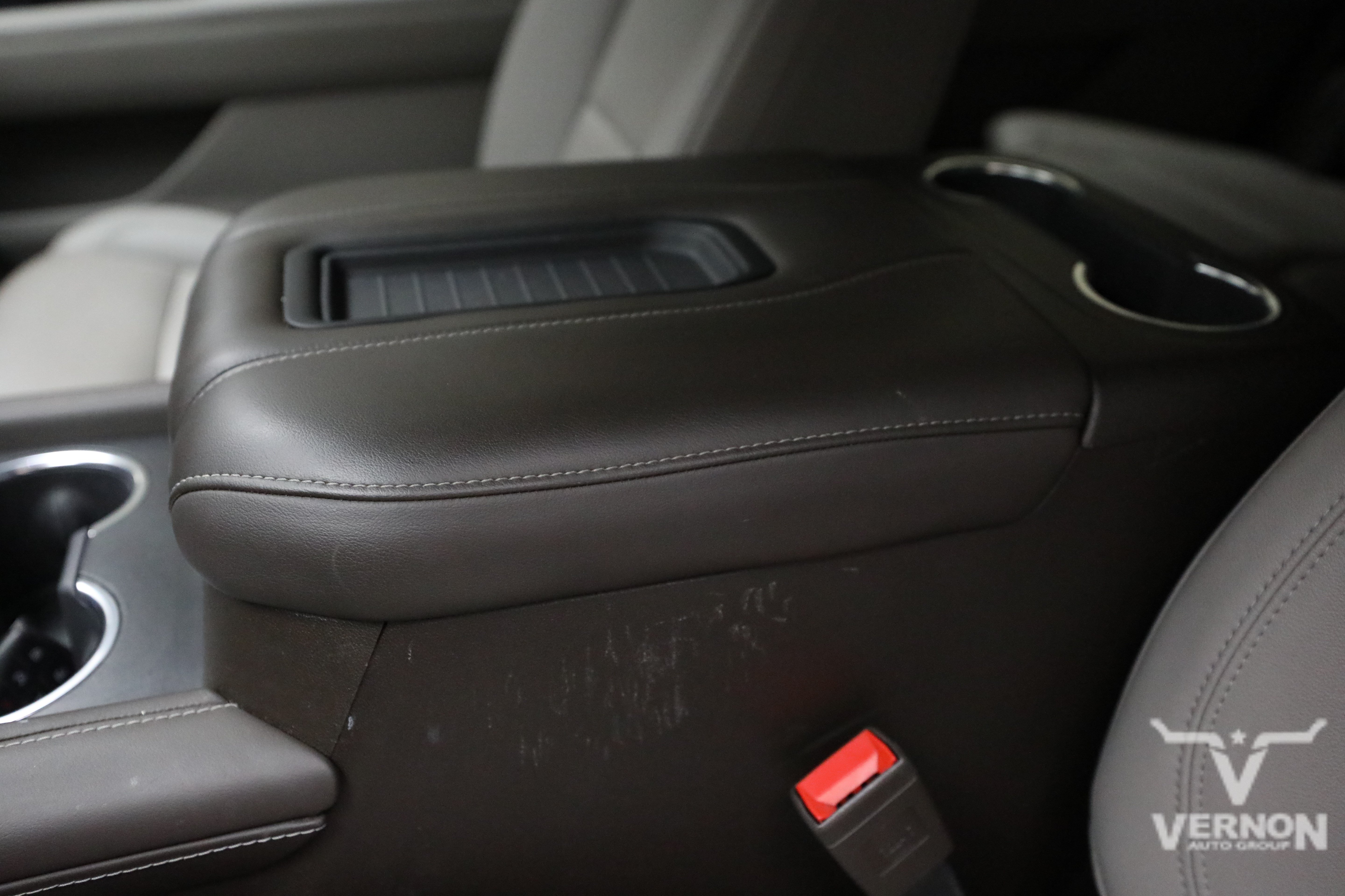 Used 2024 Iridescent Pearl Tricoat Chevrolet Y image 15