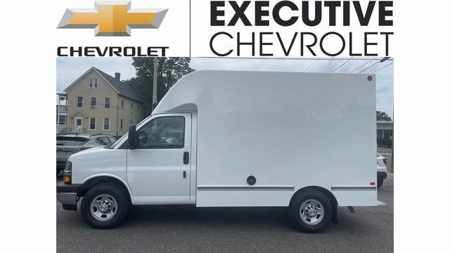 2025 Chevrolet Express Cutaway