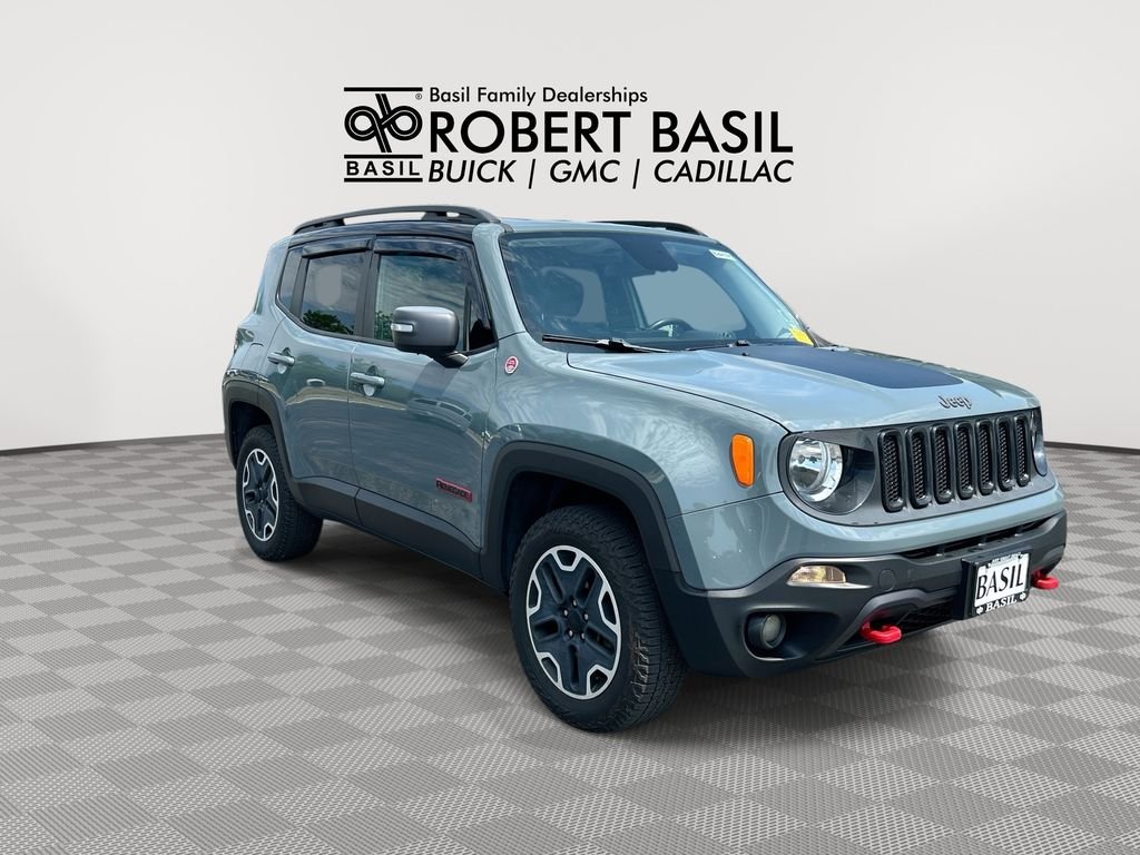 Used 2016 Gray Jeep Trailhawk image 2
